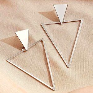 GEOMETRIC POST DROPS